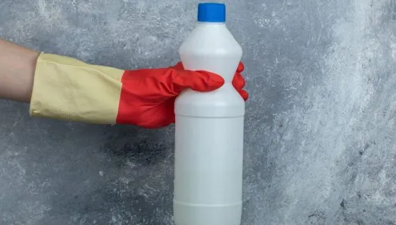 Água sanitária: 5 mitos e verdades para utilizá-la com segurança