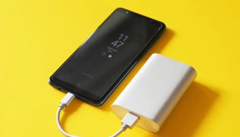 Como transportar power banks em aviões após novas regras da Anac?