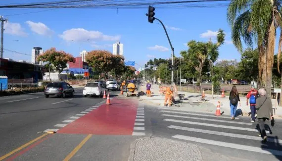 Trânsito em Curitiba hoje: importante avenida passa a ter bloqueio permanente