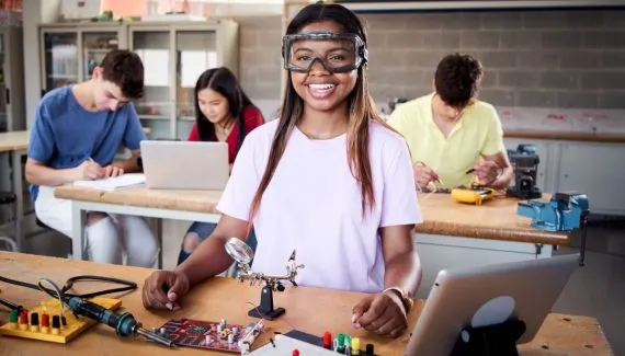 Conheça os mitos que cercam a formação profissional no Brasil