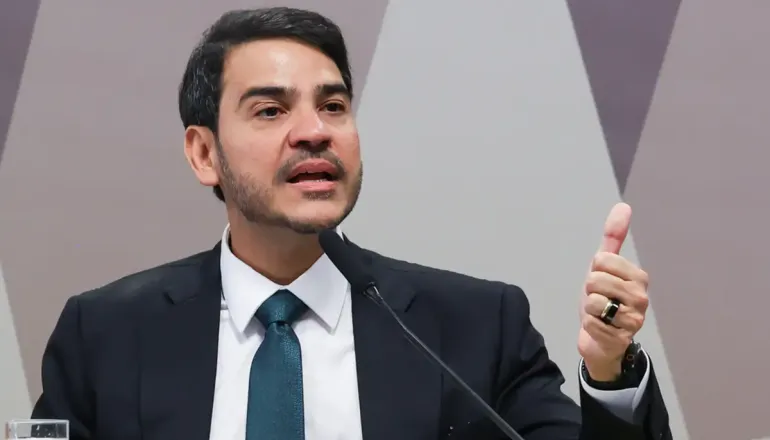 Como votaram os senadores do Paraná em derrota histórica de indicado de Lula para o STF