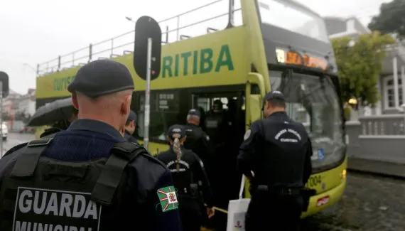 GM de Curitiba passa por treinamento para atender turistas