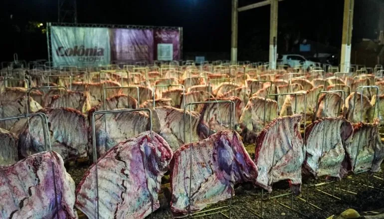 Maior churrasco de fogo de chão do mundo neste fim de semana em Cascavel