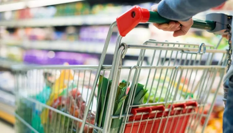 Muffato lidera ranking dos supermercados que mais faturam no Paraná; veja lista completa