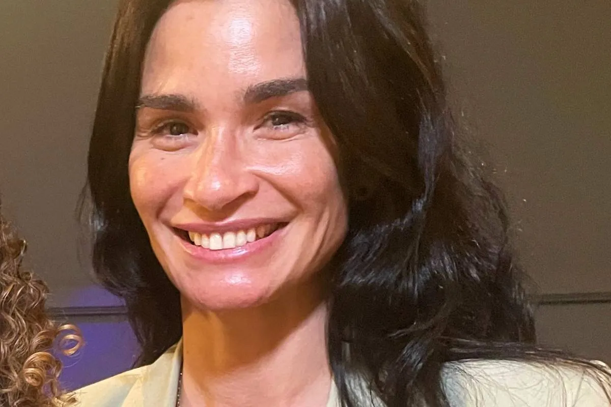 Imagem mostra Carol Ribeiro.