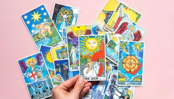 Tarot semanal: previsão para os signos de 04 a 10 de maio de 2026