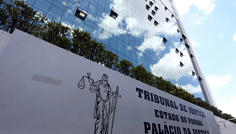 TJPR cria bônus de R$ 14 mil para juízes, mas recua apenas 3 dias depois