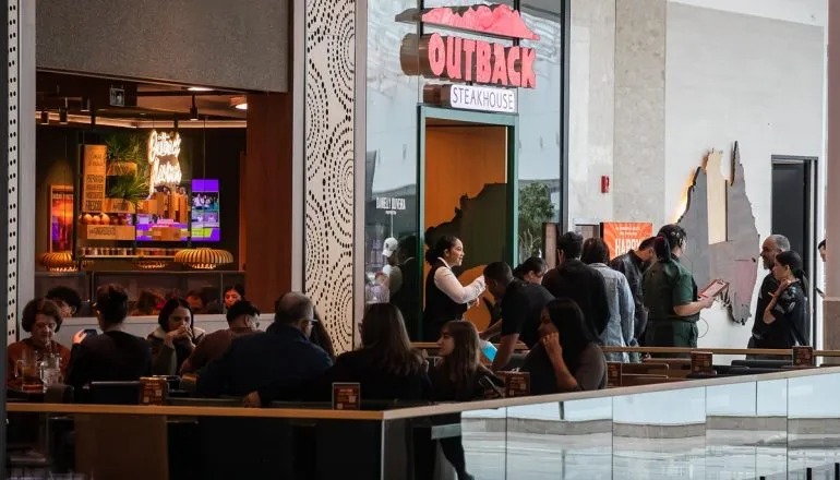 Outback inaugura quarta unidade em Curitiba com investimento de R$ 6 milhões