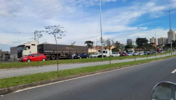 Obras do Inter 2 e BRT alteram trânsito de Curitiba na tarde desta quarta-feira (16)