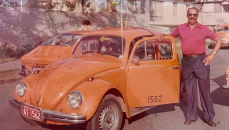 Primeira central de radiotáxi do Brasil: Faixa Vermelha celebra 50 anos