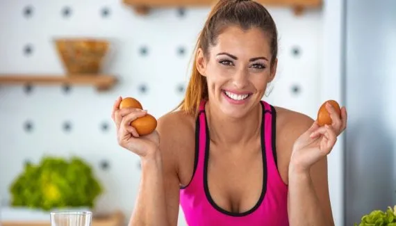 Ovo ajuda no ganho muscular? Veja benefícios para quem pratica esportes