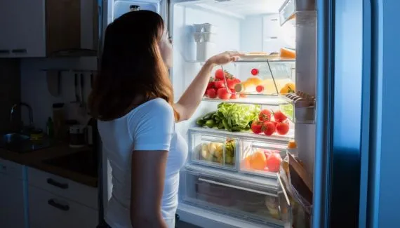 Fome noturna: 11 dicas para controlar a vontade de comer doce à noite