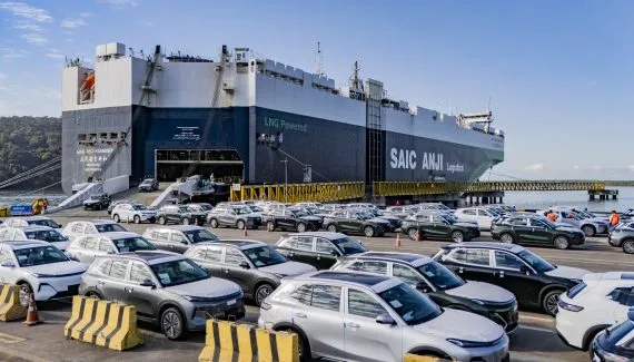 Porto de Paranaguá bate recorde ao desembarcar 5 mil carros elétricos em 24 horas