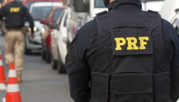 BR-116 é interditada após acidente com derramamento de ácido