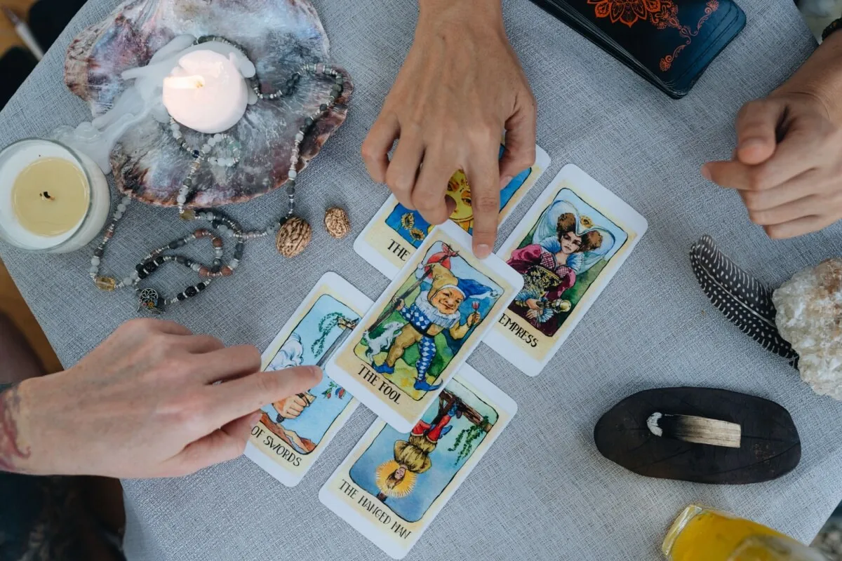 Tarot do dia: previsão para os 12 signos em 09/05/2026