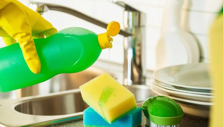 Anvisa volta atrás e suspende recolhimento de produtos da Ypê; entenda