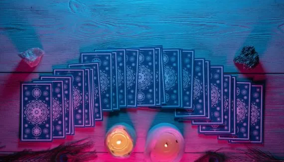 Tarot do dia: previsão para os 12 signos em 10/05/2026