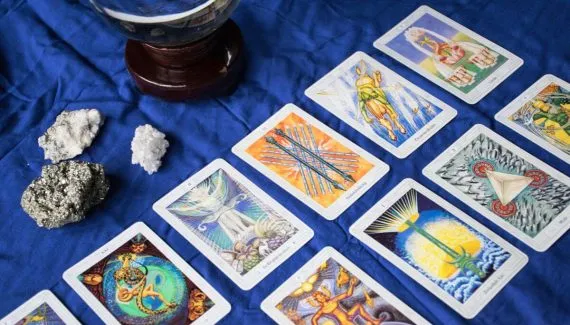 Tarot do dia: previsão para os 12 signos em 11/05/2026