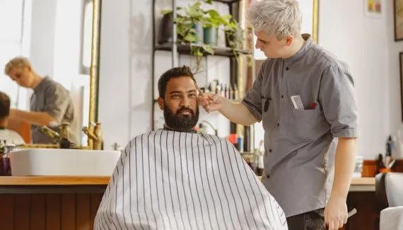Dia do Barbeiro: descubra como ganhar destaque no mercado de beleza masculina
