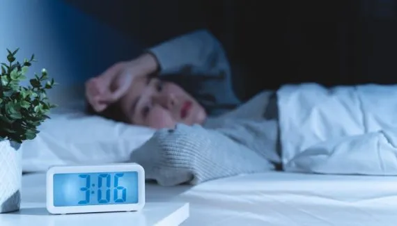 Dormir mal engorda? Entenda a relação com o metabolismo