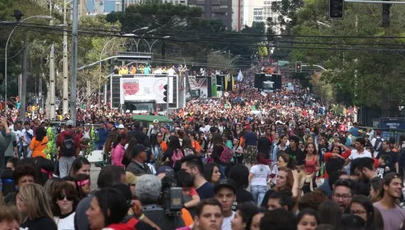 Marcha para Jesus acontece neste sábado em Curitiba e bloqueia ruas no Centro