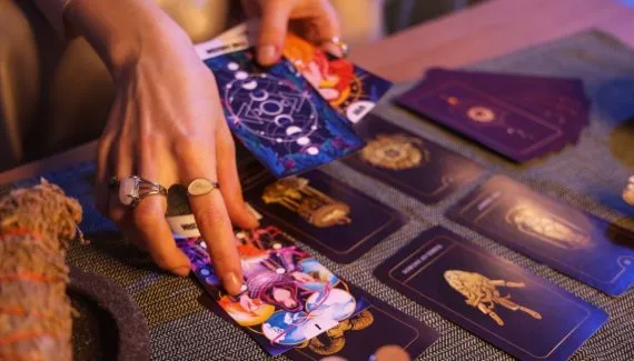 Tarot do dia: previsão para os 12 signos em 15/05/2026