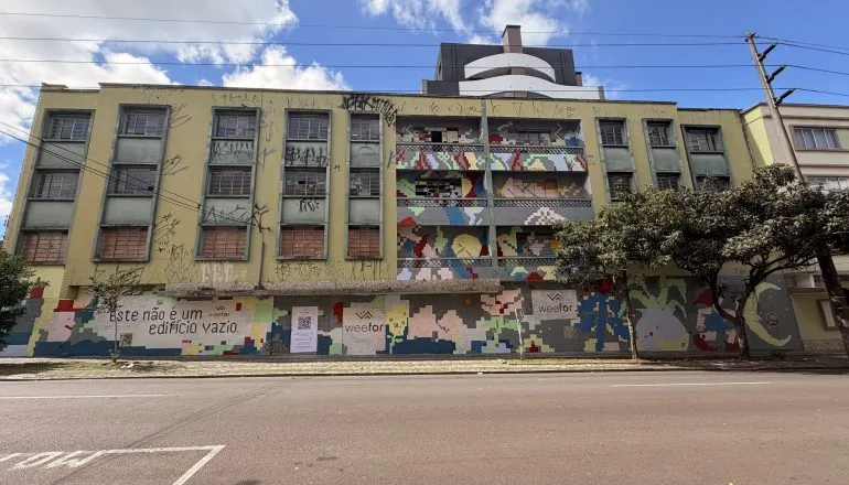 Este prédio foi erguido por um judeu que fugiu do nazismo. Agora, um plano milionário vai reabri-lo