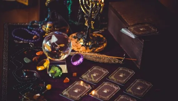 Tarot do dia: previsão para os 12 signos em 16/05/2026
