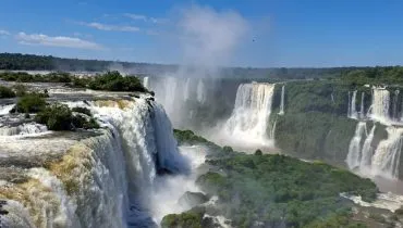 Imagem das quedas de água do Parque Nacional do Iguaçu