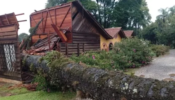 Chuvas provocam estragos pelo Paraná neste fim de semana