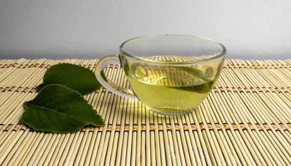 9 chás para melhorar a saúde do fígado