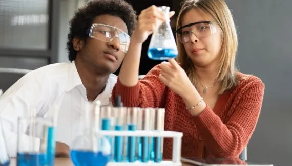 Olimpíadas científicas: 5 benefícios para o desenvolvimento dos estudantes
