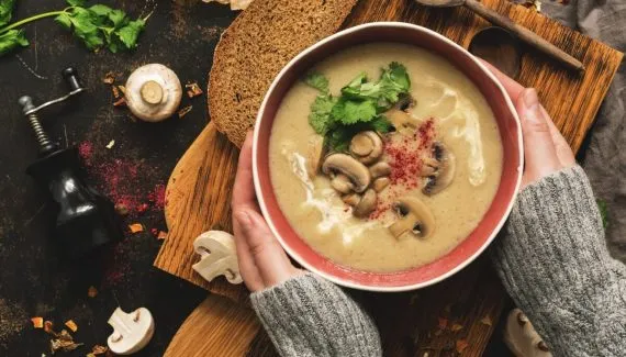 7 receitas práticas de sopas para os dias frios