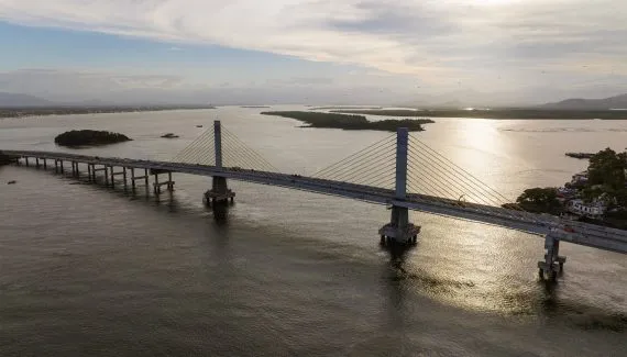 Ponte de Guaratuba recebe desfile com 500 carros antigos e motos neste sábado