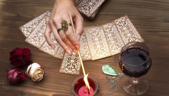 Tarot do dia: previsão para os 12 signos em 23/05/2026