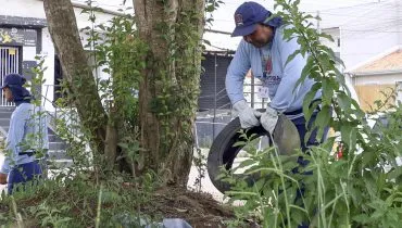 Caminhões farão coleta de entulhos durante mutirão contra dengue em Curitiba
