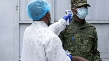 Imagem mostra voluntários na luta contra a Ebola no Congo