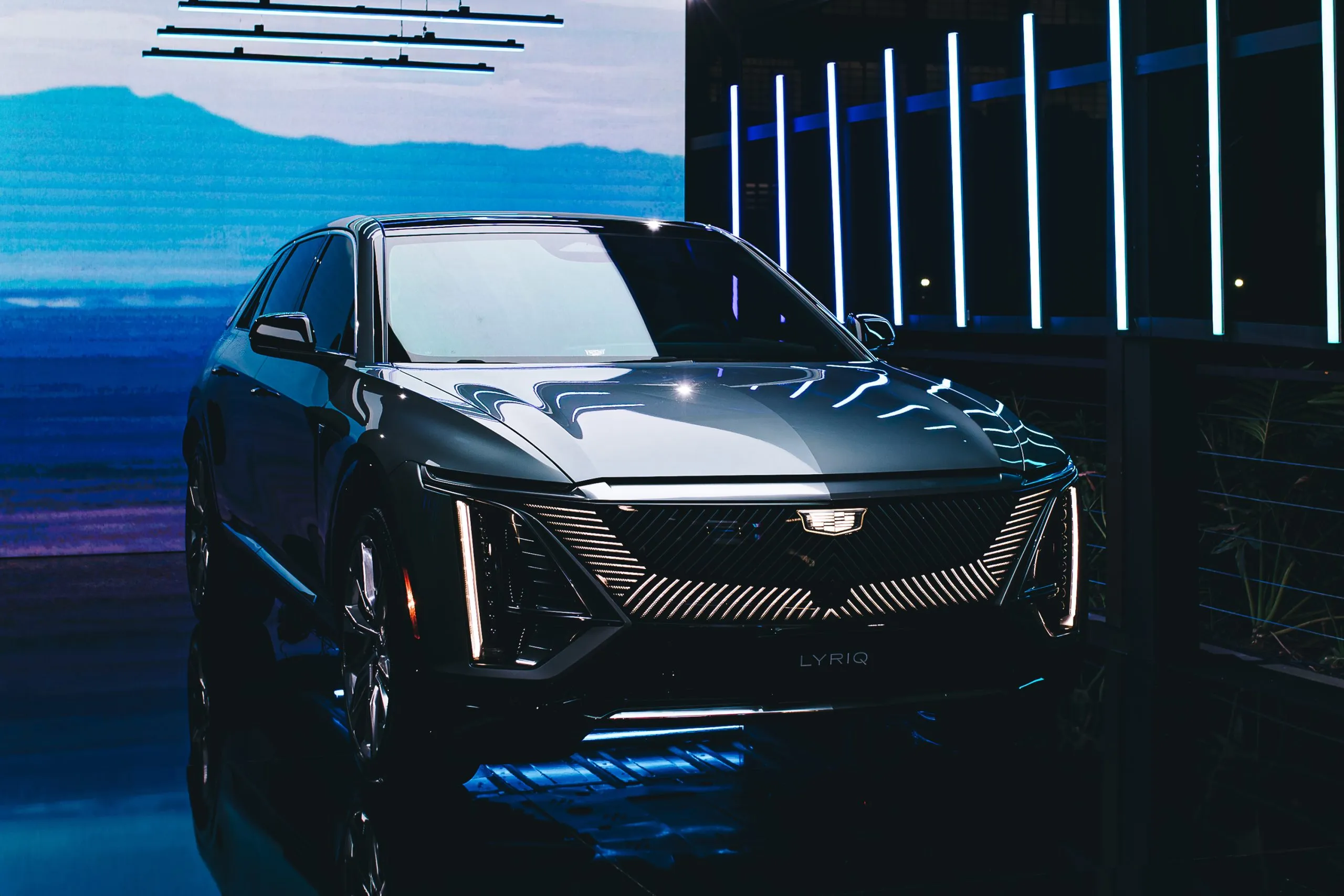 Cadillac Lyriq, um dos modelos que estarão disponíveis em Curitiba. Foto: Divulgação/GM
