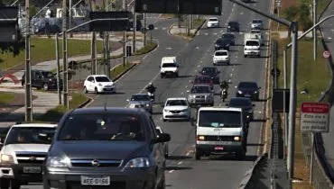 Acidente na Avenida das Torres gera bloqueio nesta quarta-feira: Trânsito em Curitiba