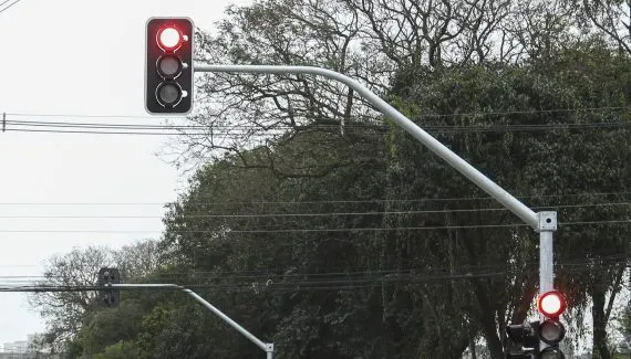 Novo semáforo entra em operação no Bom Retiro nesta quinta-feira