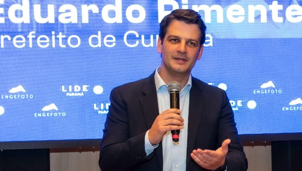 Prefeito de Curitiba Eduardo Pimentel (PSD).