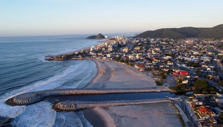 Justiça mantém suspensão de obras na orla de Matinhos até perícia sobre restinga