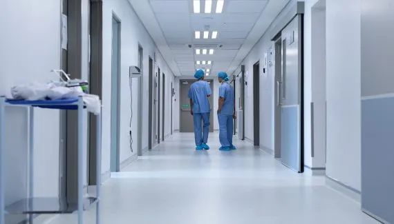 Médica de UTI pediátrica é denunciada pela morte de seis crianças no Paraná
