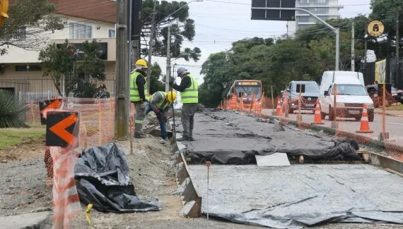 Viaduto do Tarumã e obras do Inter 2 lideram restrições no trânsito de Curitiba