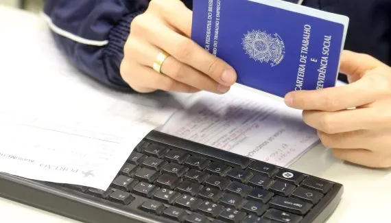 Paraná oferece 21 mil vagas de emprego com carteira assinada