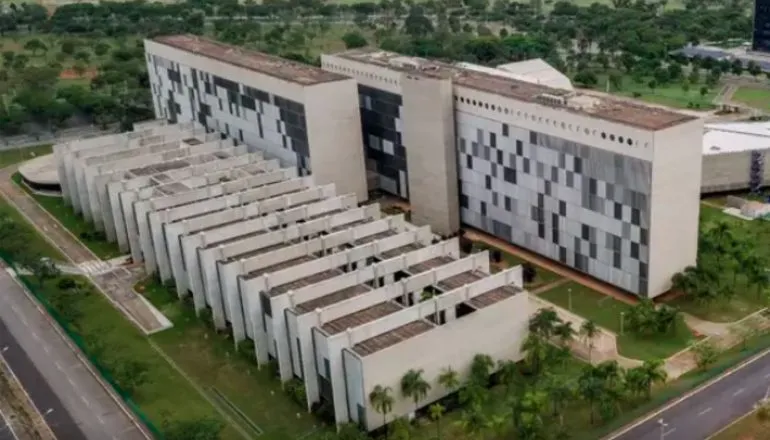 Justiça condena auditor da Receita Estadual do Paraná a 23 anos de prisão e perda do cargo por corrupção