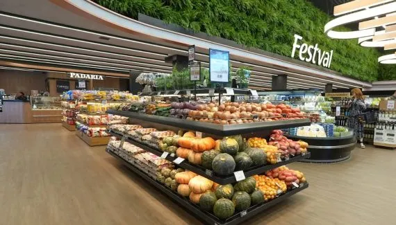 Com novo dono, supermercado de Curitiba reinaugura após revitalização