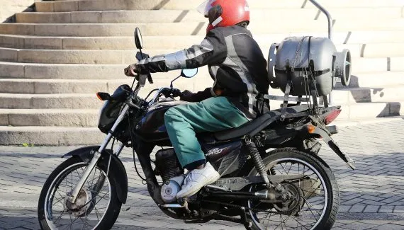 Motos, celulares e álcool: jovens são as principais vítimas do trânsito no Paraná