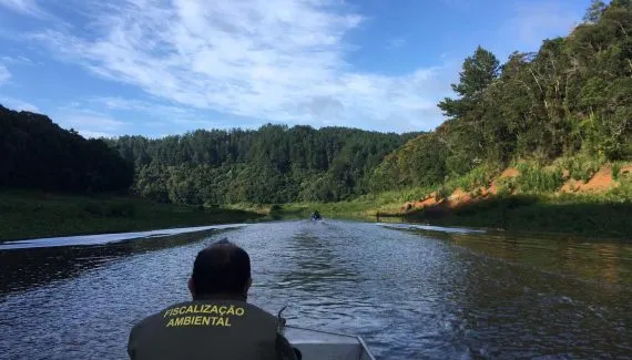 Mais de um mês após acidente, pesca e banho seguem proibidos na Represa do Capivari