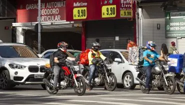 Restaurantes podem ser obrigados a deixar entregadores usarem o banheiro
